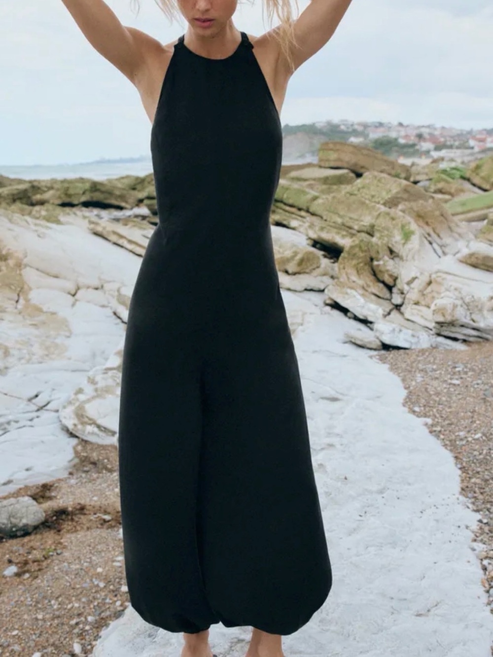 Zara Black Sleeveless Long Romowr